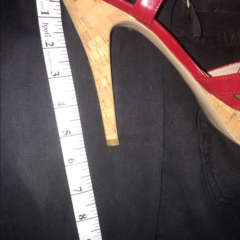 Guess/ NEW/ Red patent leather heels | size 9 - Picture 3 of 7